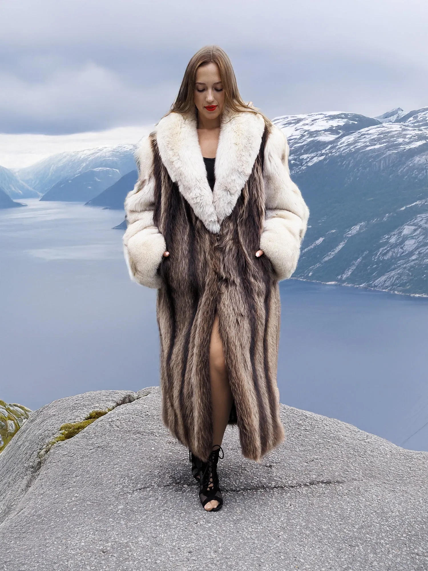 Elegant Raccoon and Fox Fur Coat with Shawl Collar – Timeless Luxury & Warmth