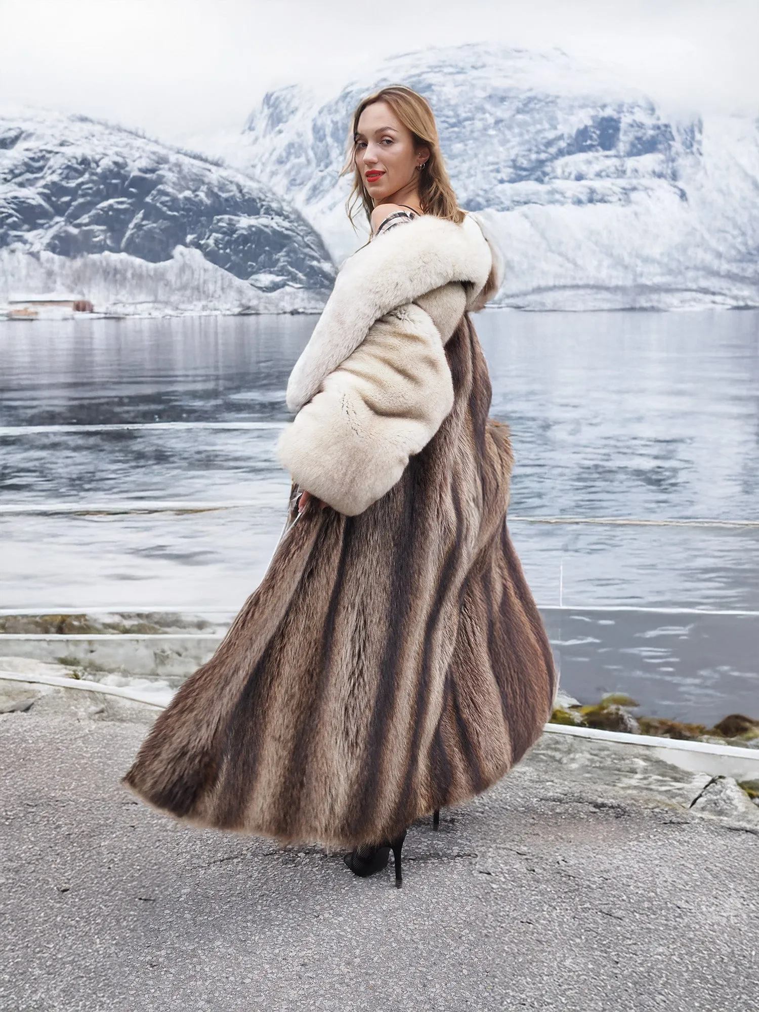 Elegant Raccoon and Fox Fur Coat with Shawl Collar – Timeless Luxury & Warmth