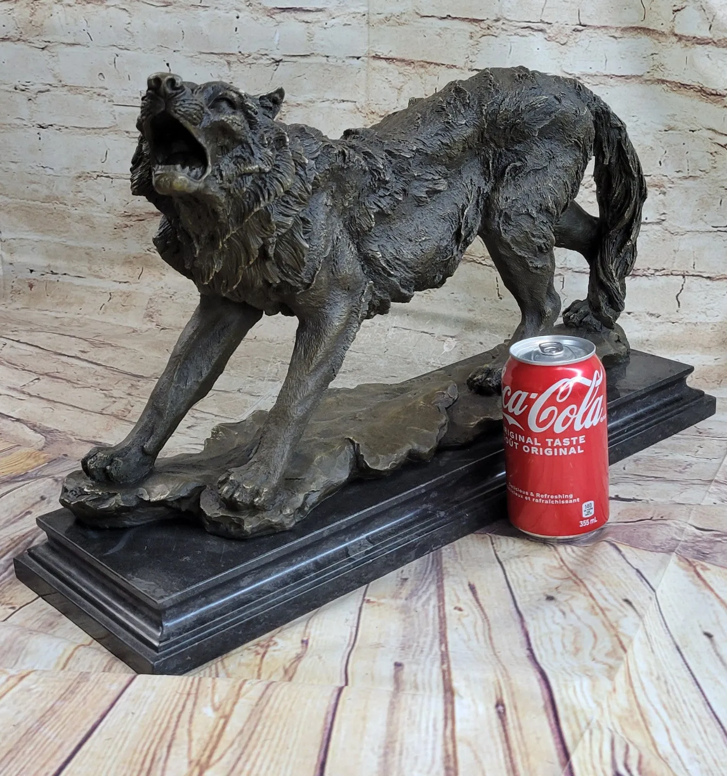 Larger  Size Howling Wolf Bronze Sculpture By European Bronze Finery Artwork