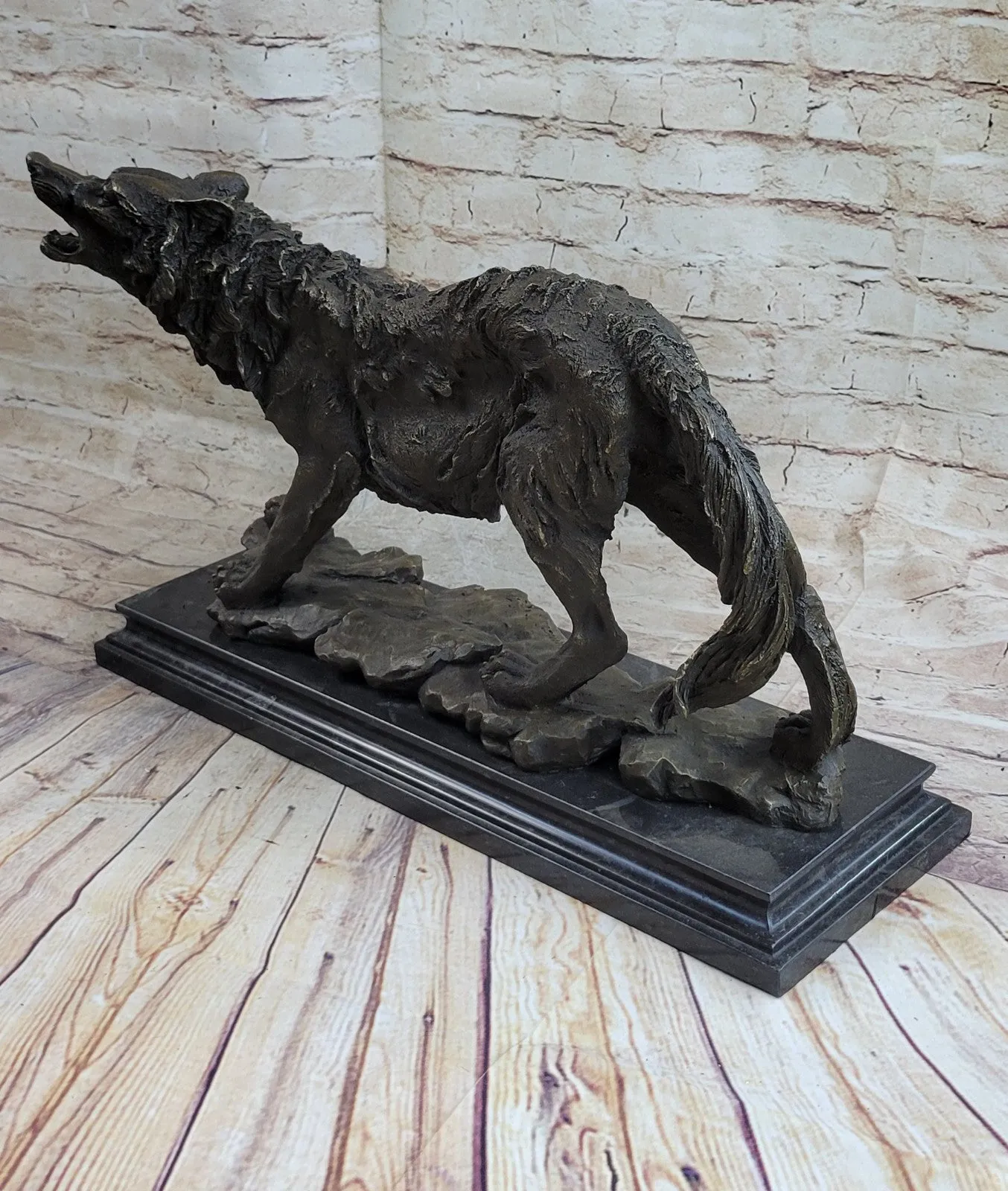 Larger  Size Howling Wolf Bronze Sculpture By European Bronze Finery Artwork